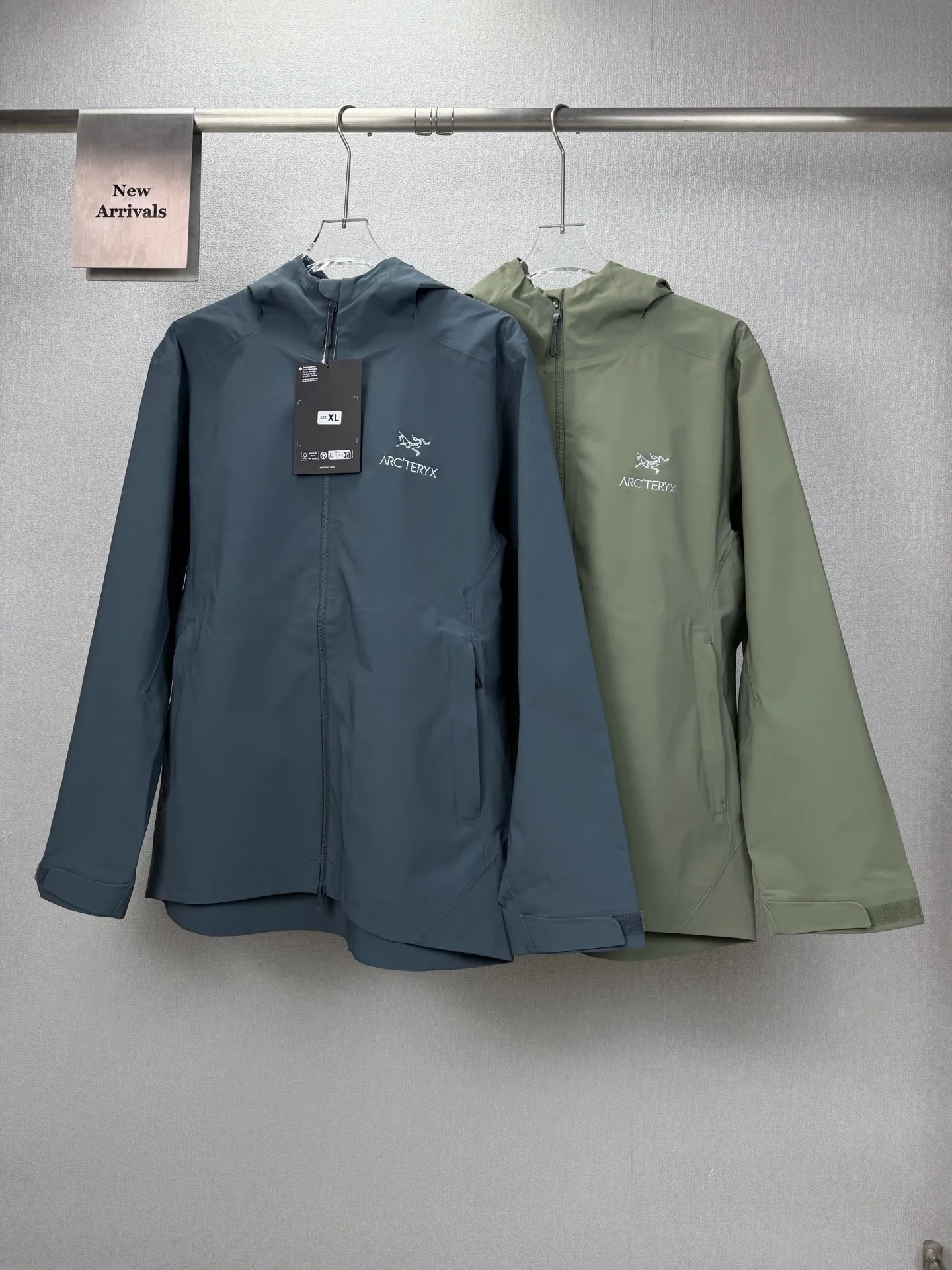2026New Arrival Classic 🪡 logo Same Style Quality😘😘 ，Wear-Resistant、Breathable、 、 ， Versatile 👍 ：Gray、Green Size：M-4XL